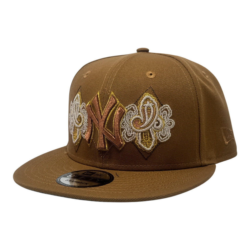 New York Yankees 1962 World Series Paisley Print Snapback Hat - Tiramisu