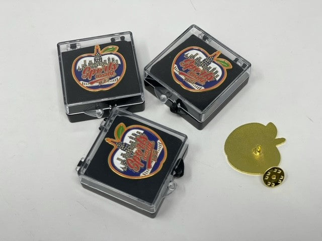 SPORTS WORLD 165 BIG APPLE METAL PIN